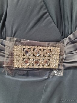 Sivé elastické koktejlky so štrasovými aplikáciami - nové - 2