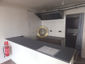 Obchodný priestor v centre na predaj - 2