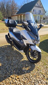 Honda Forza 125 cm³ - 2