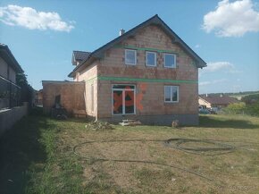 Bez maklérov predám obrovský dom v lokalite Malý Lapáš (ID:  - 2