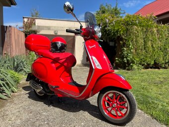Vespa Primavera 125 red - 2