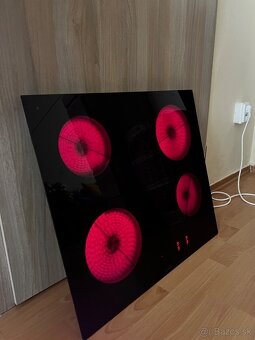 Sklokeramická varná doska MORA - 2