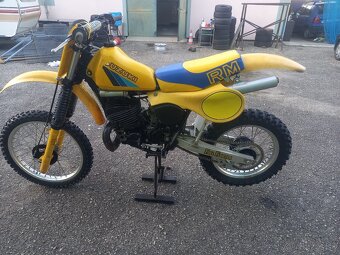 Suzuki RM 500 motokros - 2