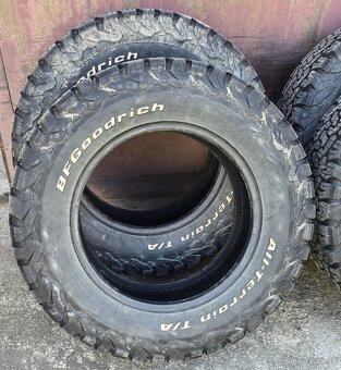 265/65r17-Bf goodrich all terrain T/A KO2 - 2