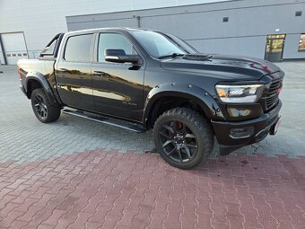 DODGE RAM 1500 LARAMIE 5.7 HEMI V8 401PS FULL LED KOLESO 22 - 2