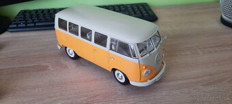 Volkswagen T1 bus 1:18 - 2
