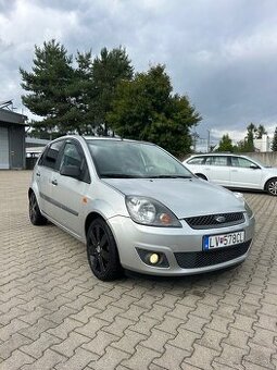 Ford Fiesta 1.6i 74kw Automat (Top stav) - 2
