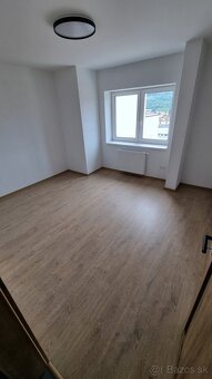 Svetlý 2-izbový byt č. 48 s veľkou terasou v centre Bytče – - 2