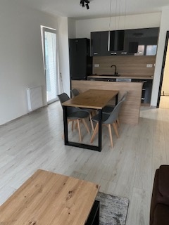 Prenajmem 2-izbový byt s parkovaním na Halalovke - 2