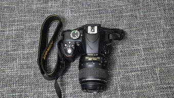 Nikon D3300 s objektivom - 2