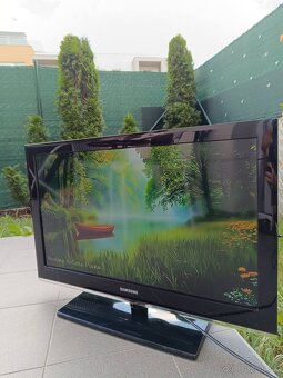 Predám používaný LCD televízor Samsung LE32C530F1W - 2