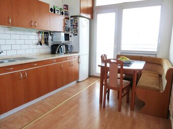 Predám 3-izbový byt na sídlisku Sever na ulici Na karasiny - 2