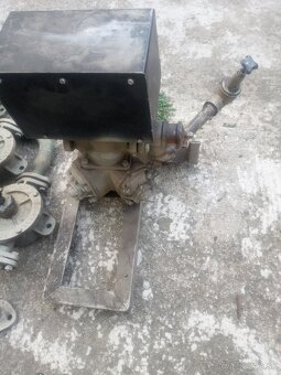 Ručná pumpa s počítadlom - 2
