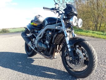 Triumph Speed Triple 955i - 2