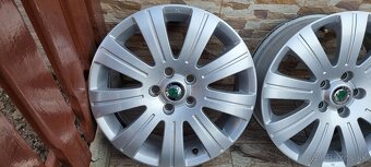 Predám Orginal SKODA FLASH elektrony 5X112 R17 - 2