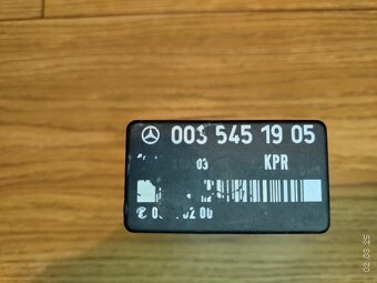 rele palivoveho cerpadla mercedes 0035451905 50€ - 2