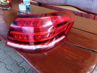 Mercedes Benz W 212 zadné LED svetlo - 2