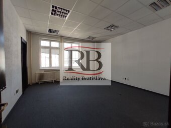 Kancelársky celok v historickej budove centre Bratislavy na - 2