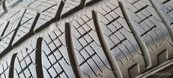 Predám 4ks jazdené zimné 235/60r18-107H Pirelli - 2