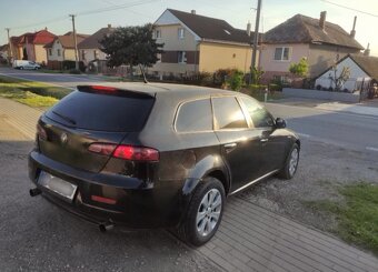 Alfa Romeo 159 - 2
