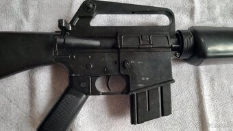 Predam repliku pusky M-16 od Denix - 2