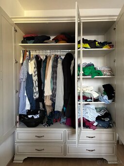 Štýlová skriňa - 2