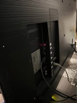 Predam Samsung Smart LED TV UE50RU7172U - 2