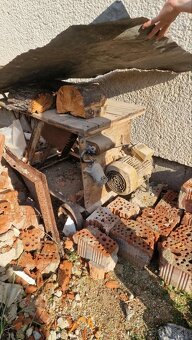 Predám cinkular s košom stolom 3kw 940 ot. - 2