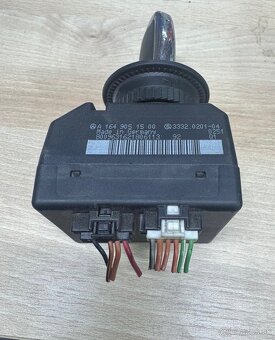 Spinacia skrinka na Mercedes ML - 2