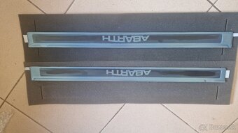 ABARTH 500 prahové lišty set 52209392 Original - 2