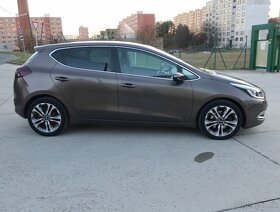 Štýlový hatchback v plnej výbave s automatom,len za 146€/mes - 2