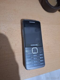 Samsung GT-S5610 - 2
