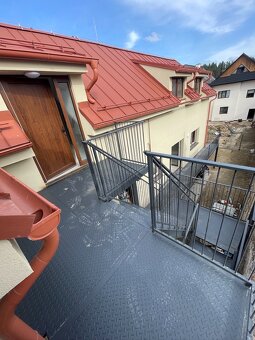 2 izbový podkrovný byt na Kostolnom námestí - 2