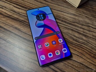 Predám Motorolu Edge 30 Fusion 5G 128GB - 2