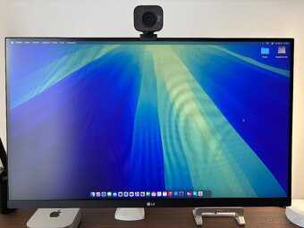 27" LG UltraGear monitor - 2