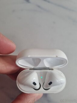 Sluchadka apple - 2