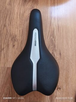 Decathlon cyklistické sedlo + M veľkosť pamäťová pena - 2