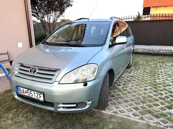 Toyota Avensis Verso 2.0 D-4D - 2