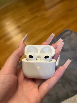 Apple AirPods 3 - 2