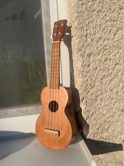 Ukulele MAHALO - 2