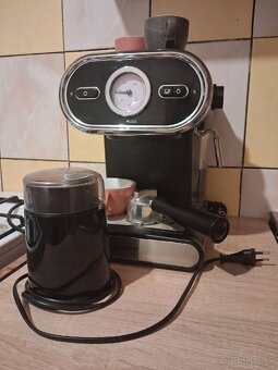 Pakovy kavovar a mlinček na kavu - 2