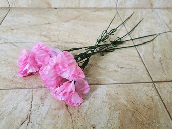 Umelé hrebíčky - 2