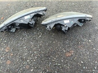 Predné svetla Peugeot 1007 - 2