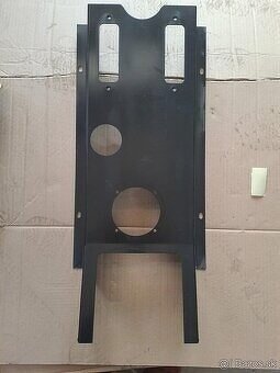 podlaha stredná neodhlučnená - - 2