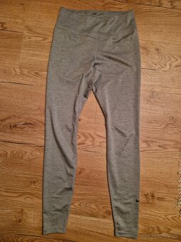 Nenosene leginy Nike v. M - 2