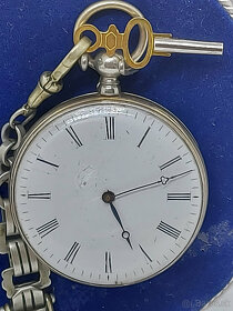 starožitné hodinky na kľúčik so šatlénom na predaj funkčné K - 2
