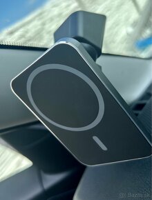 iPhone držiak s Magsafe nabíjačkou do auta - magnet - 2