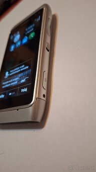 Nokia N8 strieborna - 2