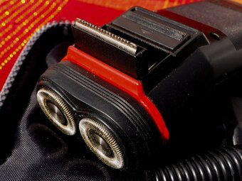 Orginál holiaci strojček PHILIPS s púzdrom. - 2