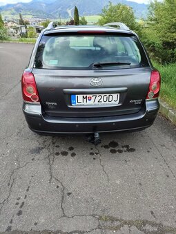 Toyota Avensis 2,0 diesel - 2